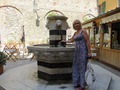 у средневекового фонтанчика в Портовенере