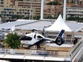 вертолёт на крыше Яхт-Клуба в Монако