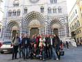 туристы из России, пешеходная экскурсия по историческому центру Генуи