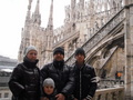 Катя,Виктор,Борис и Тимофей из Москвы; экскурсия в Милане